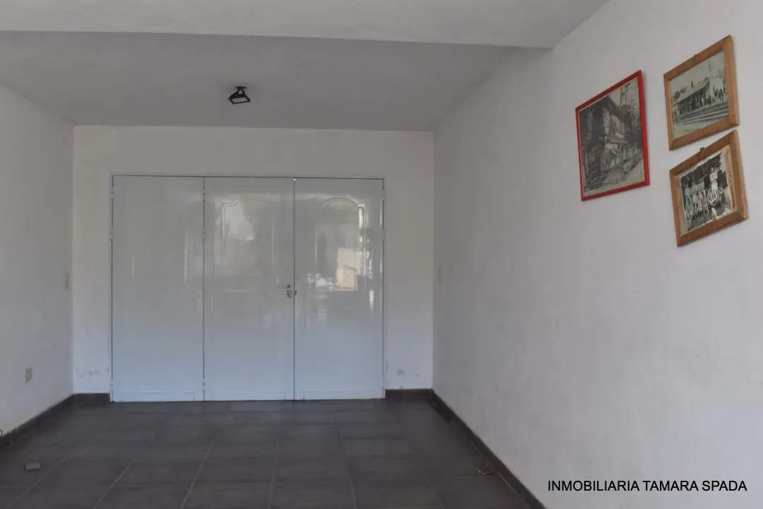 CASA SOLA EN LOTE