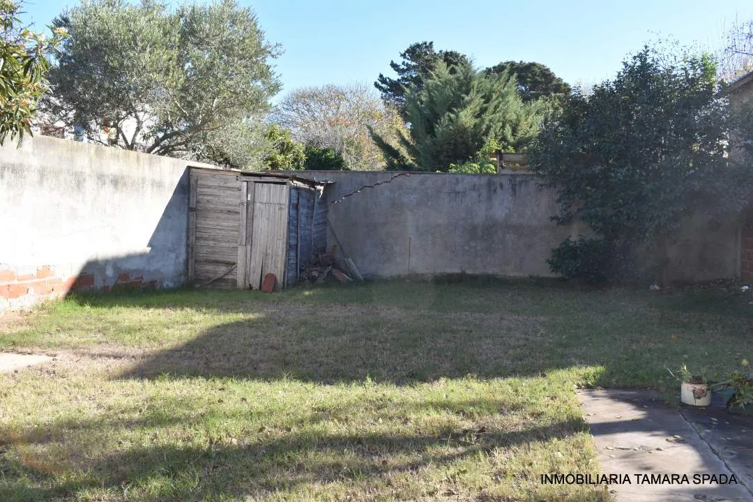 CASA SOLA EN LOTE