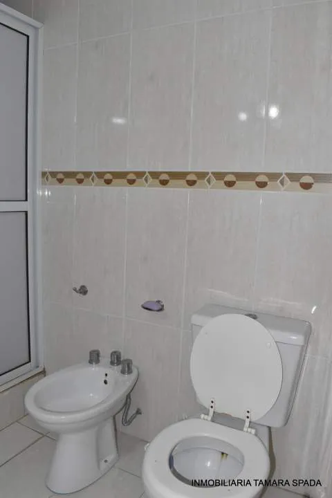 CASA SOLA EN LOTE