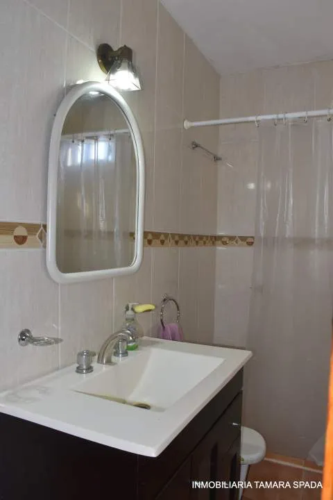 CASA SOLA EN LOTE