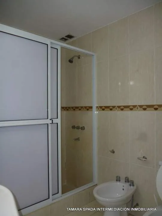 CASA SOLA EN LOTE