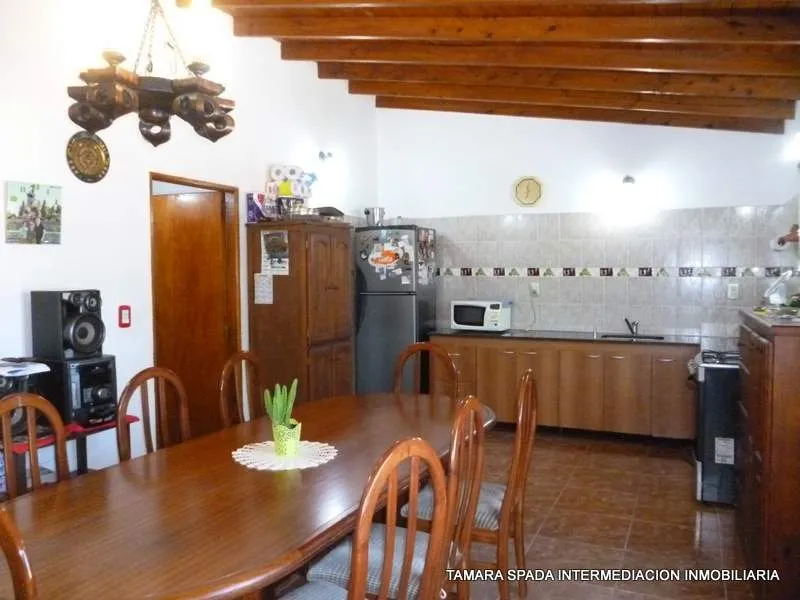 CASA SOLA EN LOTE