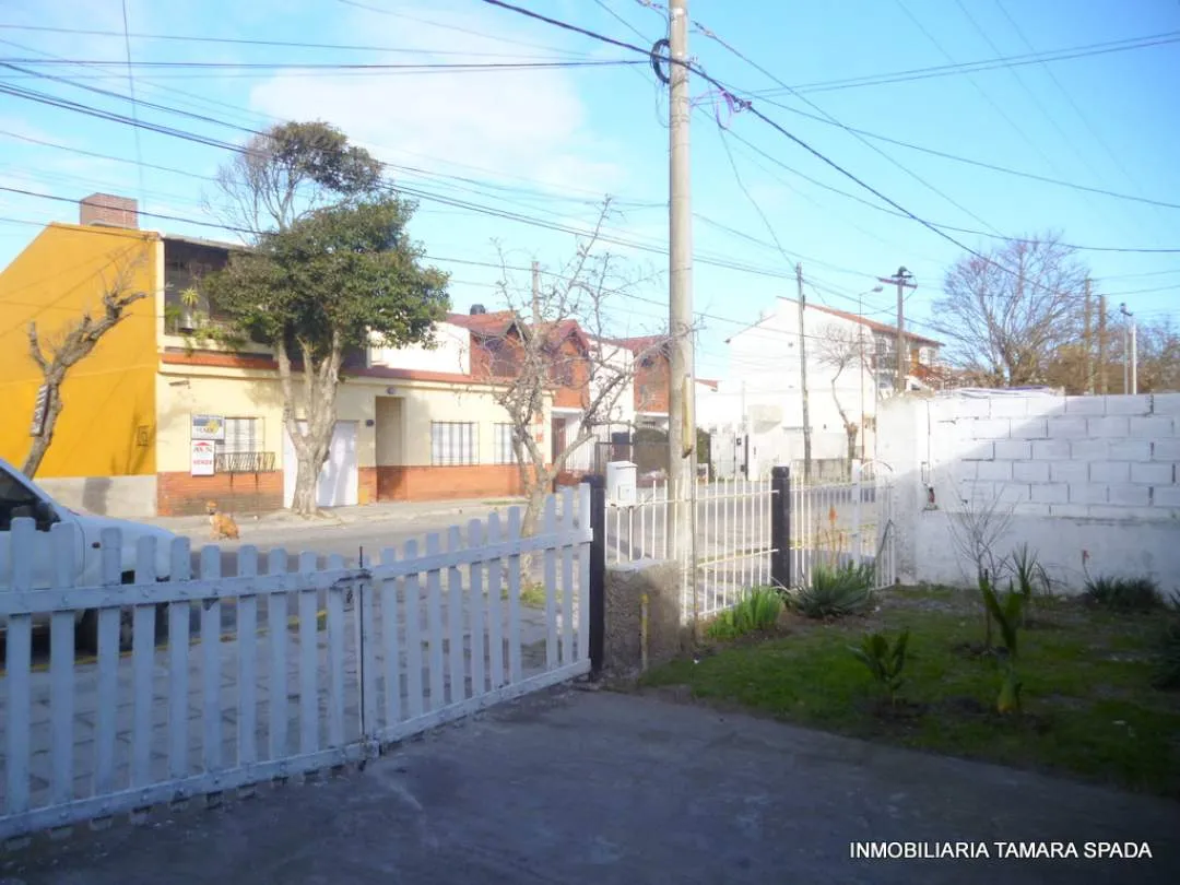 CHALET UNIDAD FUNCIONAL Y DOS MONOAMBIENTES