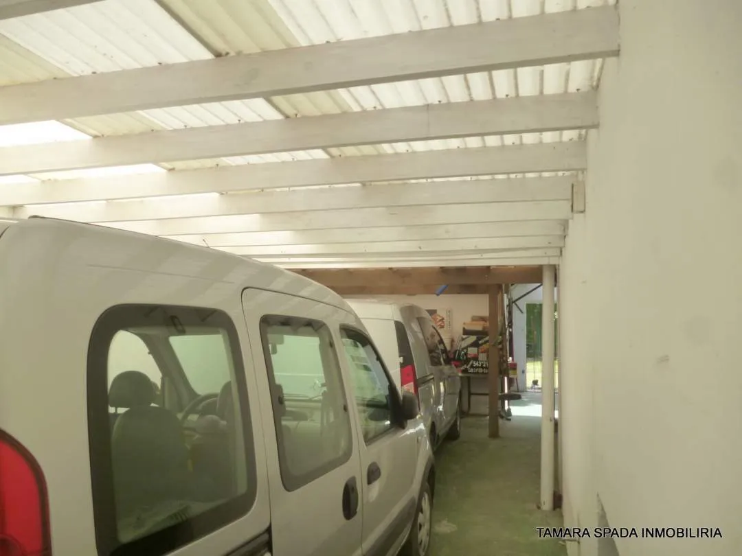 LOCAL CON VIVIENDA SOBRE AV 33