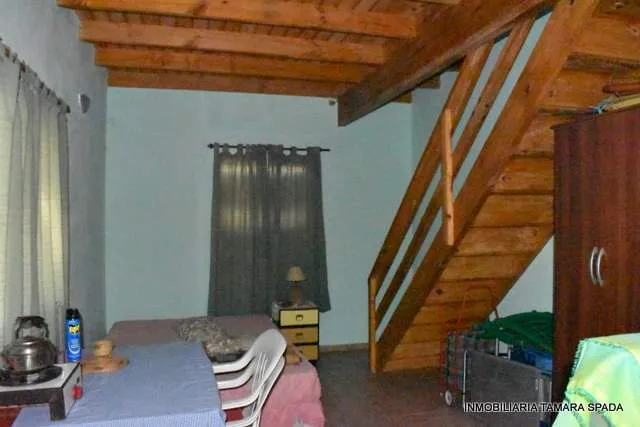 CASA Y MONOAMBIENTE EN BARRIO PARQUE, CERCA DE ESCUELAS.