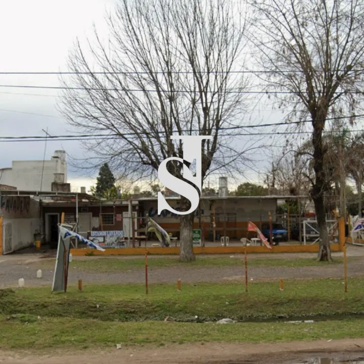 Excelente Esquina Comercial sobre ruta 7