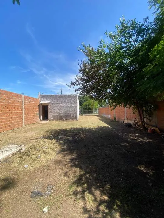 Terreno con Local Comercial en Gral. Rodriguez