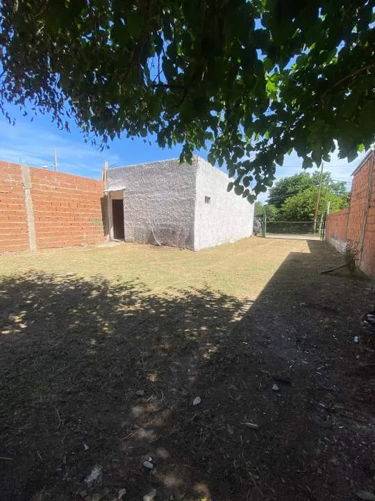 Terreno con Local Comercial en Gral. Rodriguez