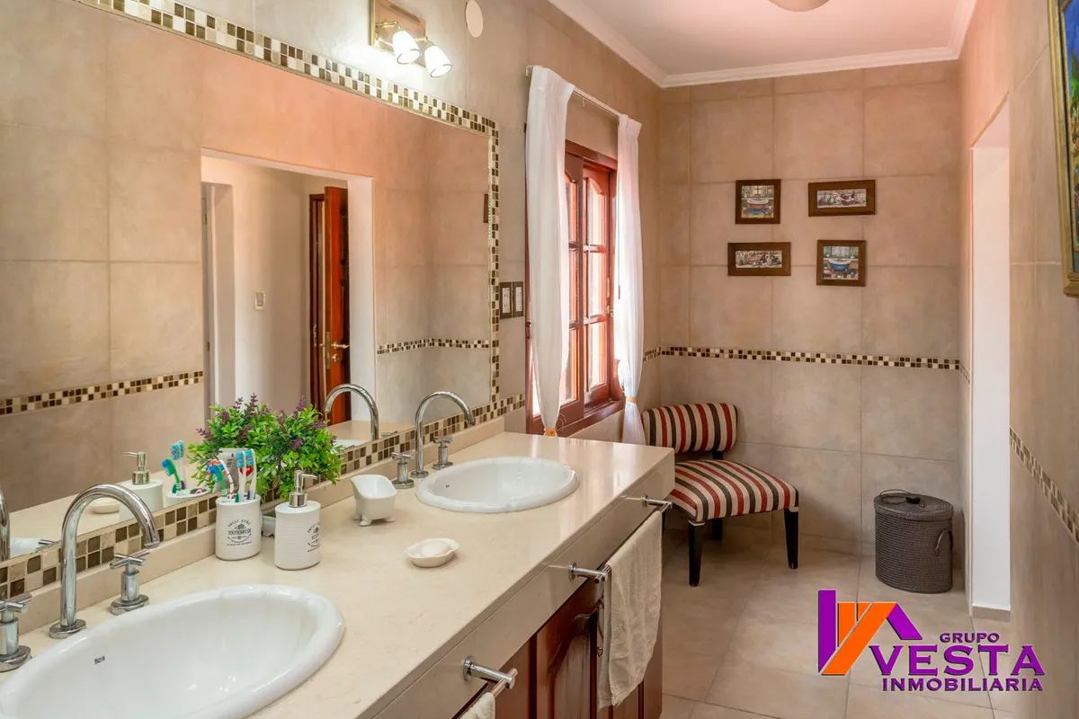 Los Pinos Ii *importante Casa En Venta *zona Oeste