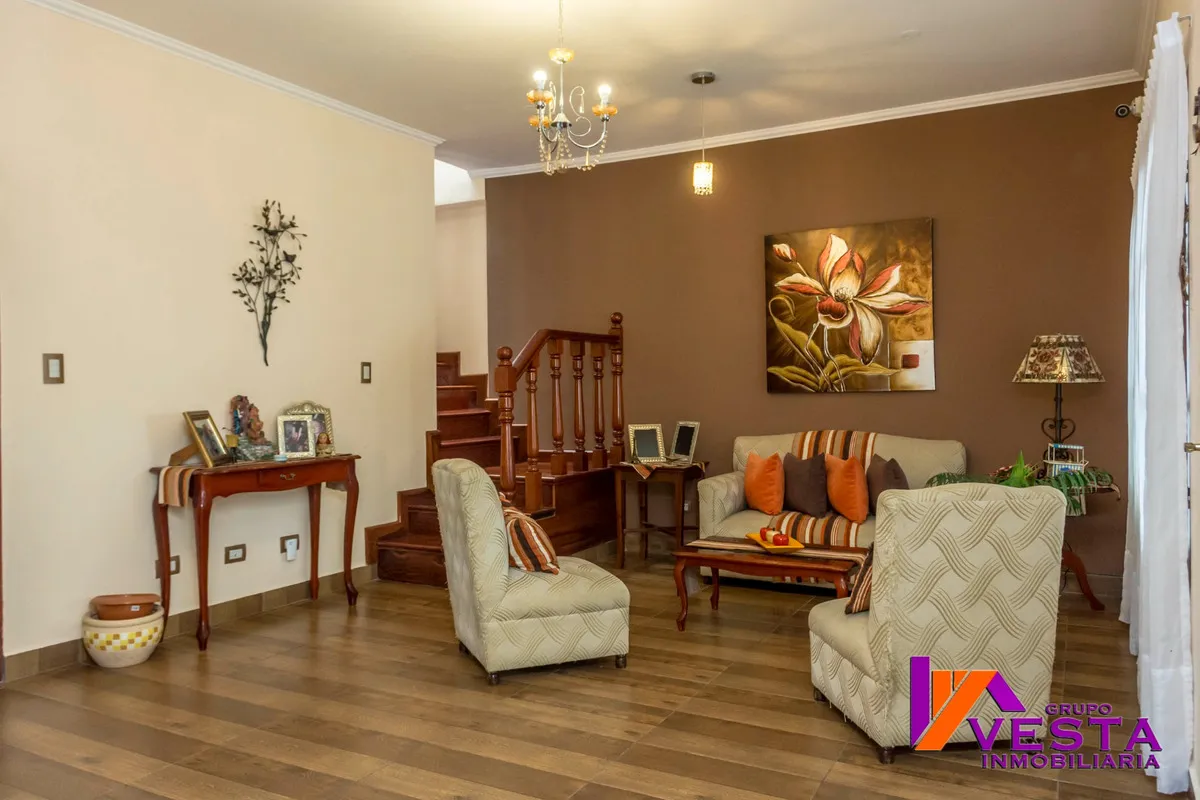 Los Pinos Ii *importante Casa En Venta *zona Oeste