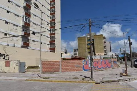 COSTANERA ESQUINA 31