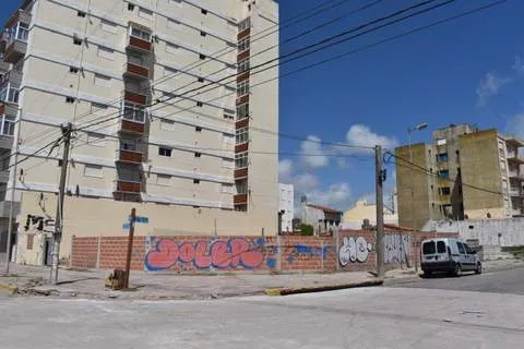 COSTANERA ESQUINA 31