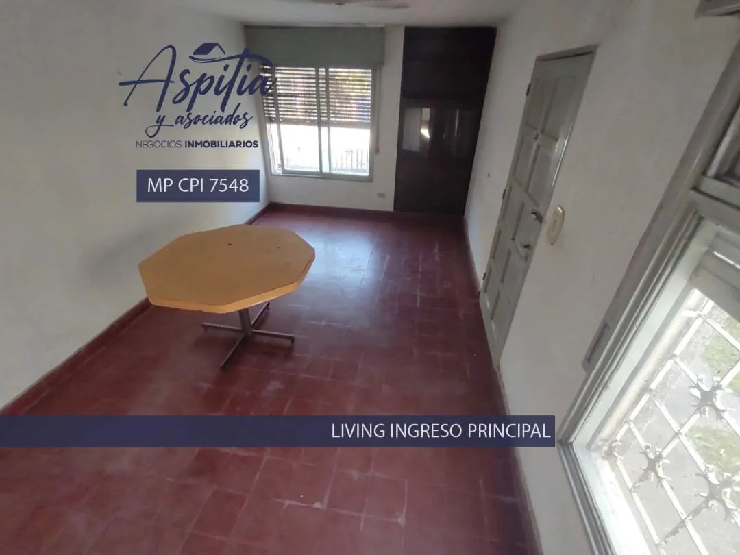 VENTA Casa 3 dormitorios con patio y cochera – Poeta Lugones Córdoba