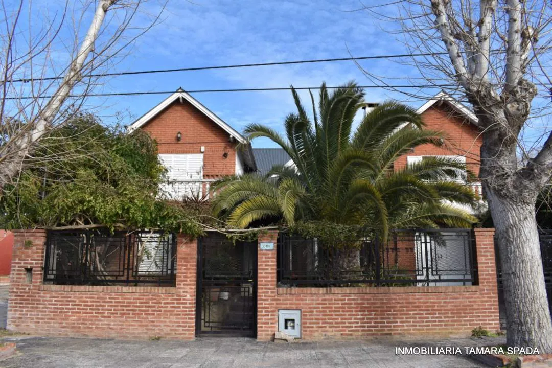 CASA 5 AMBIENTES EN MAR DEL TUYU