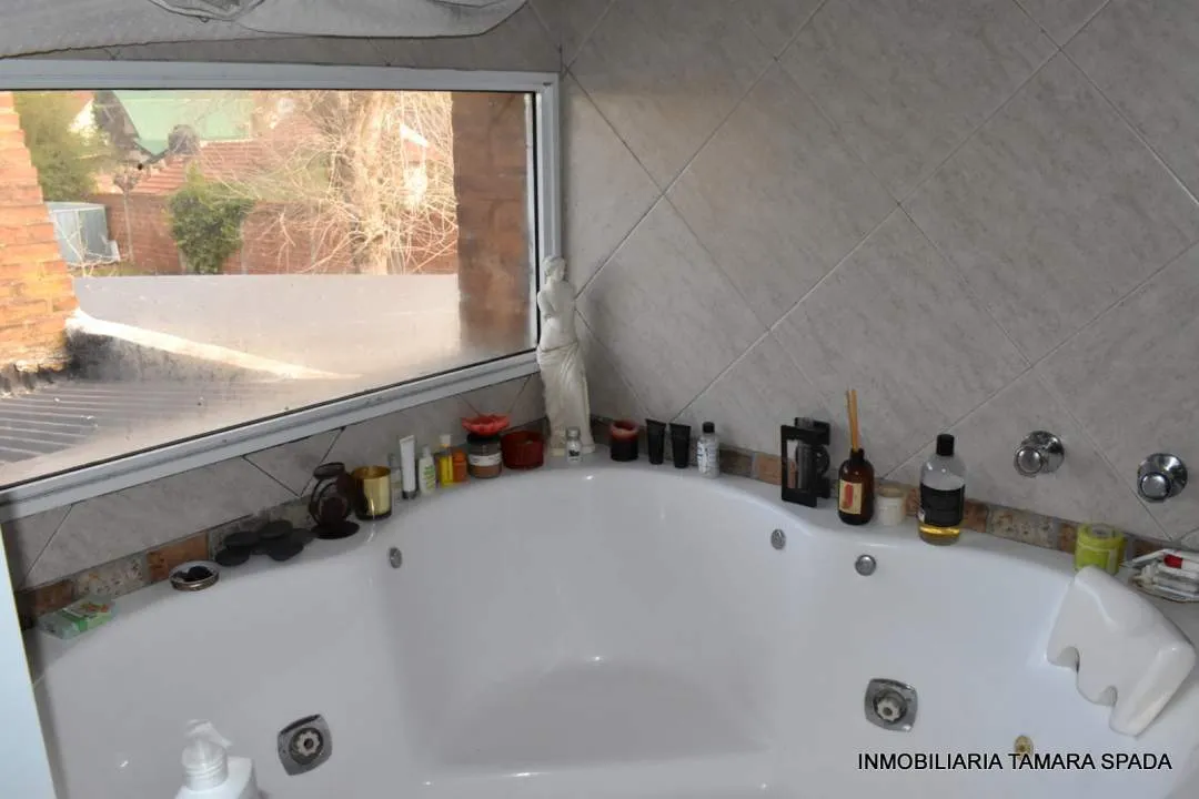 CASA 5 AMBIENTES EN MAR DEL TUYU