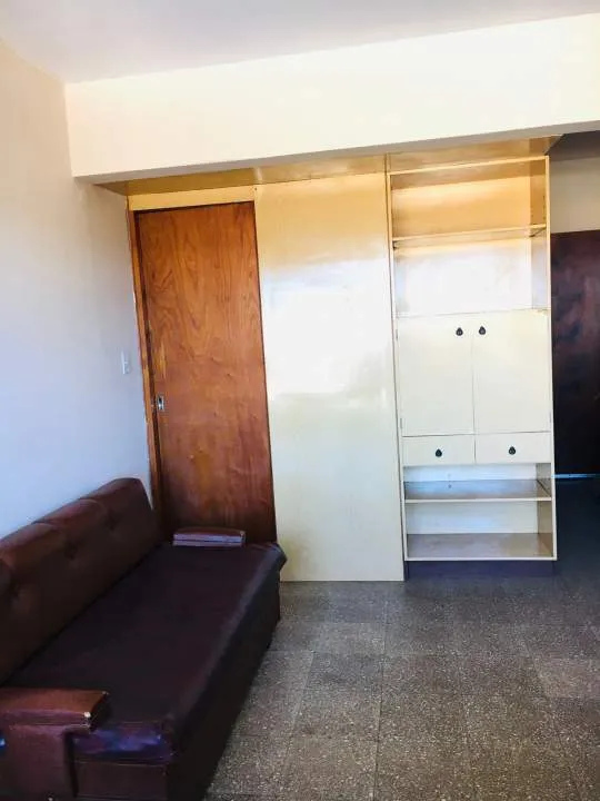 DEPTO 2 AMBIENTES CENTRICO-RESERVADO .-
