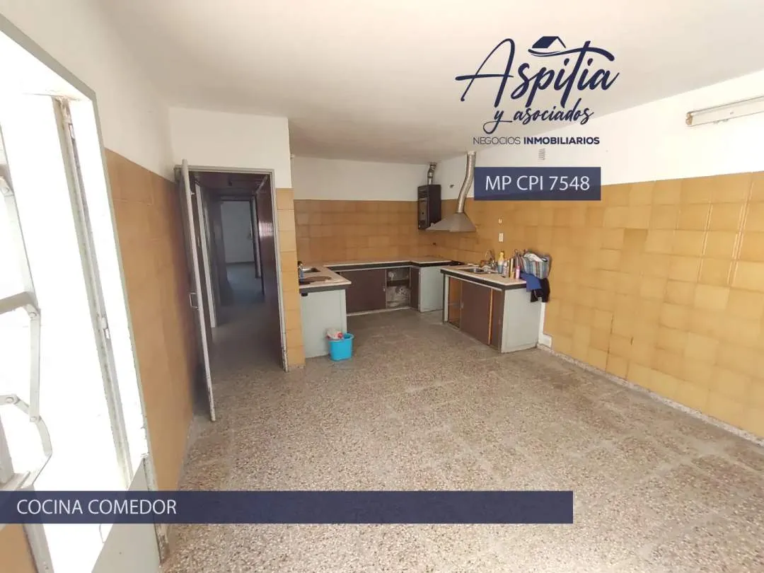 VENTA de casa de 3 dormitorios con patio y cochera en Los Granados Córdoba