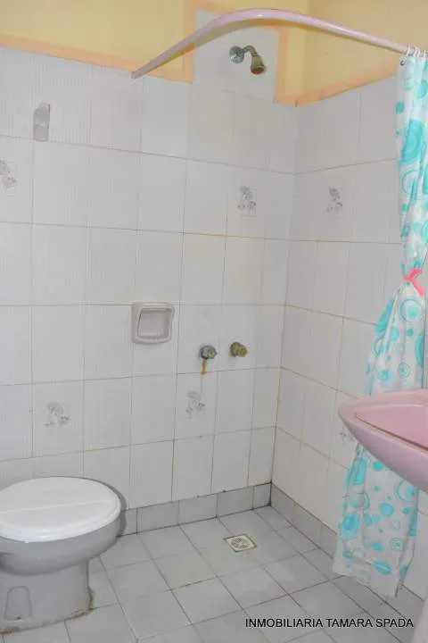 CASA CON PILETA EN BARRIO PARQUE GOLF
