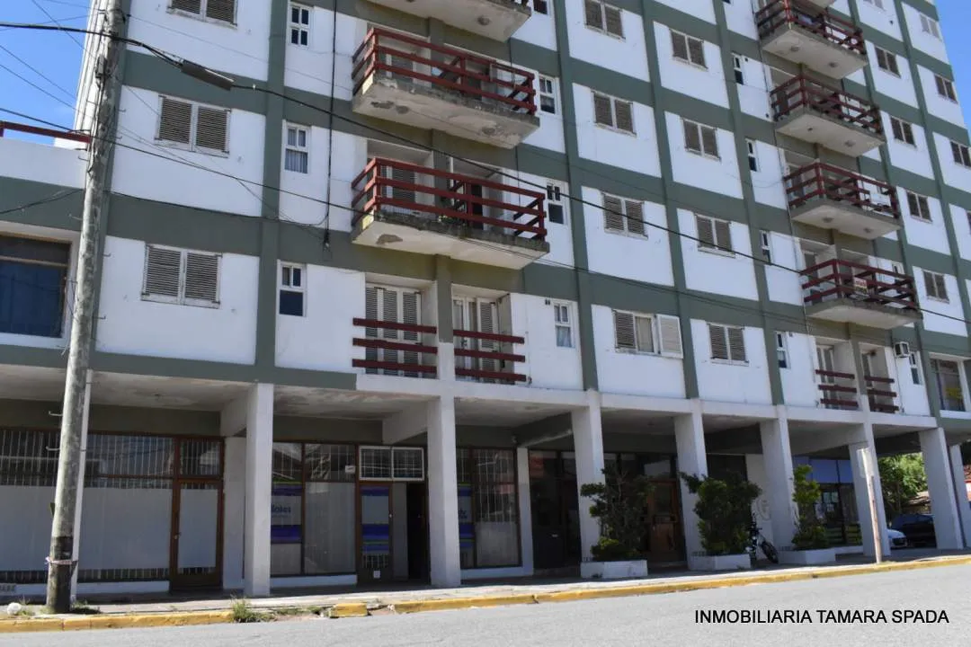 DEPARTAMENTO SOBRE EL MONTE A METROS DEL MAR
