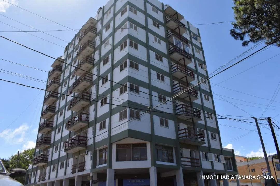 DEPARTAMENTO SOBRE EL MONTE A METROS DEL MAR