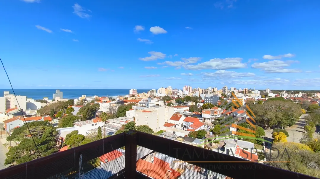 VISTA AL MAR DESDE UN OCTAVO PISO