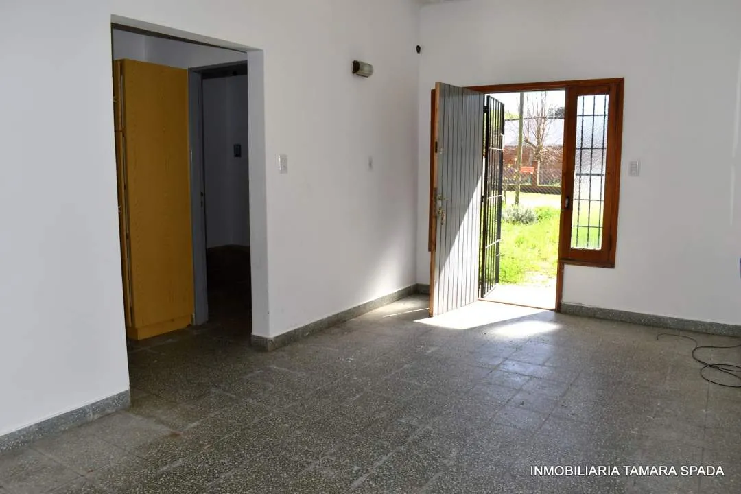 CASA EN LOTE A DOS CUADRAS DEL PARQUE GOLF
