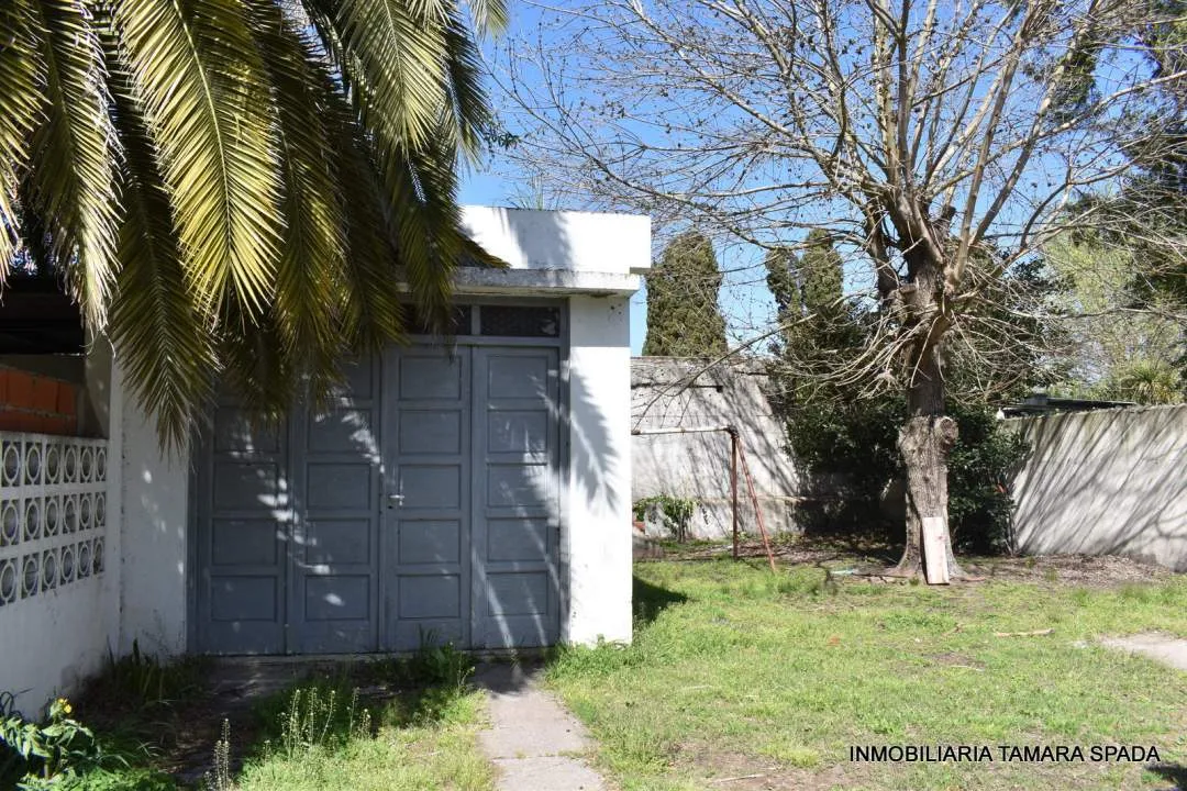 CASA EN LOTE A DOS CUADRAS DEL PARQUE GOLF