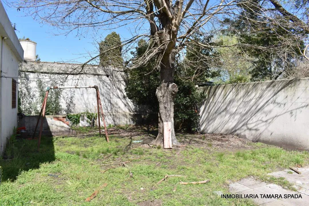 CASA EN LOTE A DOS CUADRAS DEL PARQUE GOLF