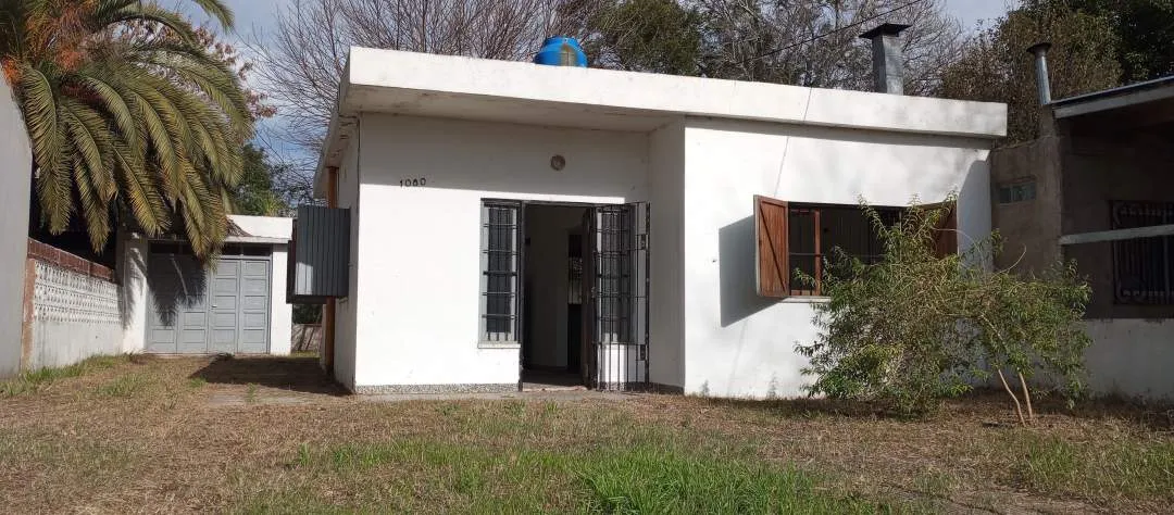 CASA EN LOTE A DOS CUADRAS DEL PARQUE GOLF
