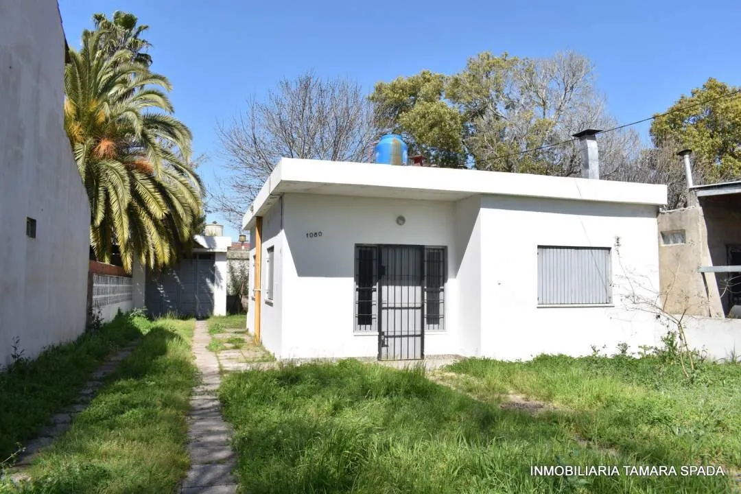 CASA EN LOTE A DOS CUADRAS DEL PARQUE GOLF