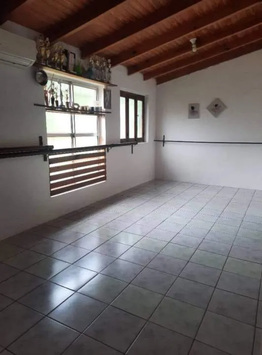 ¡Casa Amplia y Bien Ubicada en Oberá!