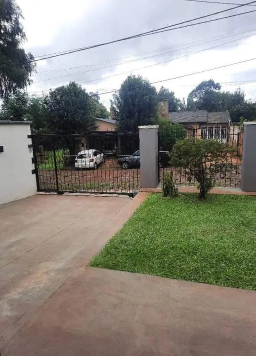 ¡Casa Amplia y Bien Ubicada en Oberá!
