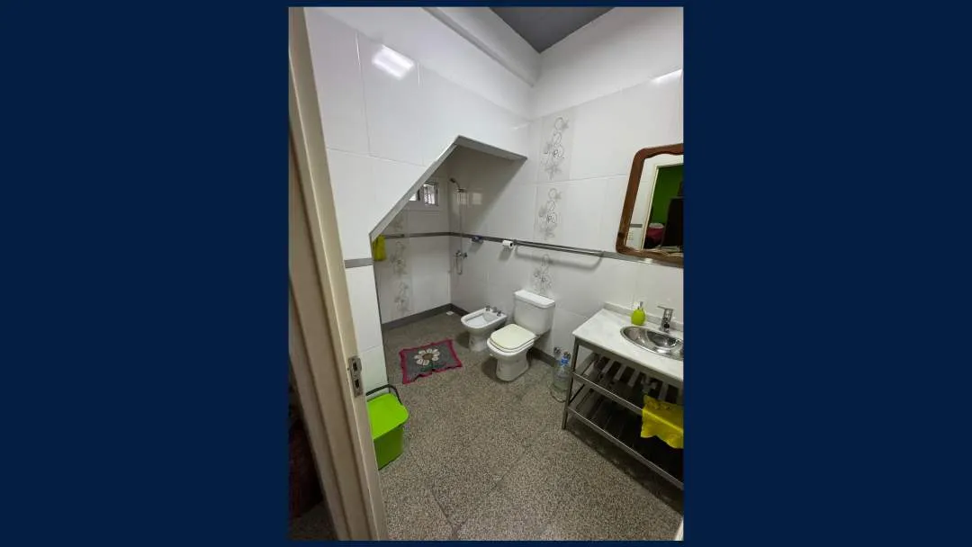 Casa en 2 Plantas y Local Comercial