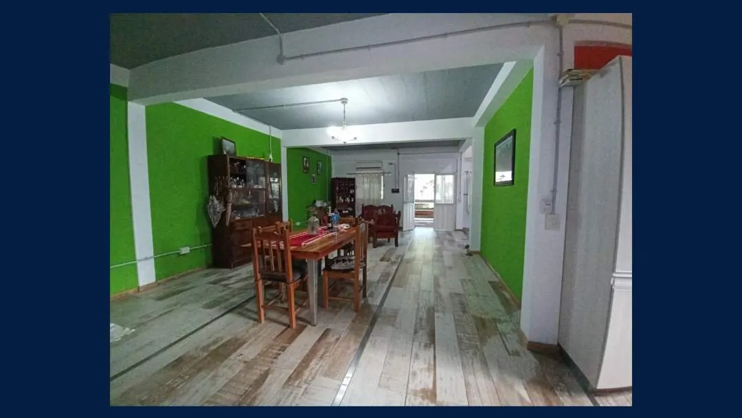 Casa en 2 Plantas y Local Comercial