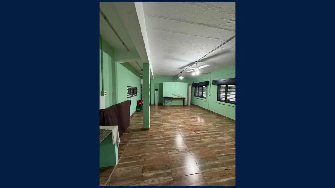 Casa en 2 Plantas y Local Comercial