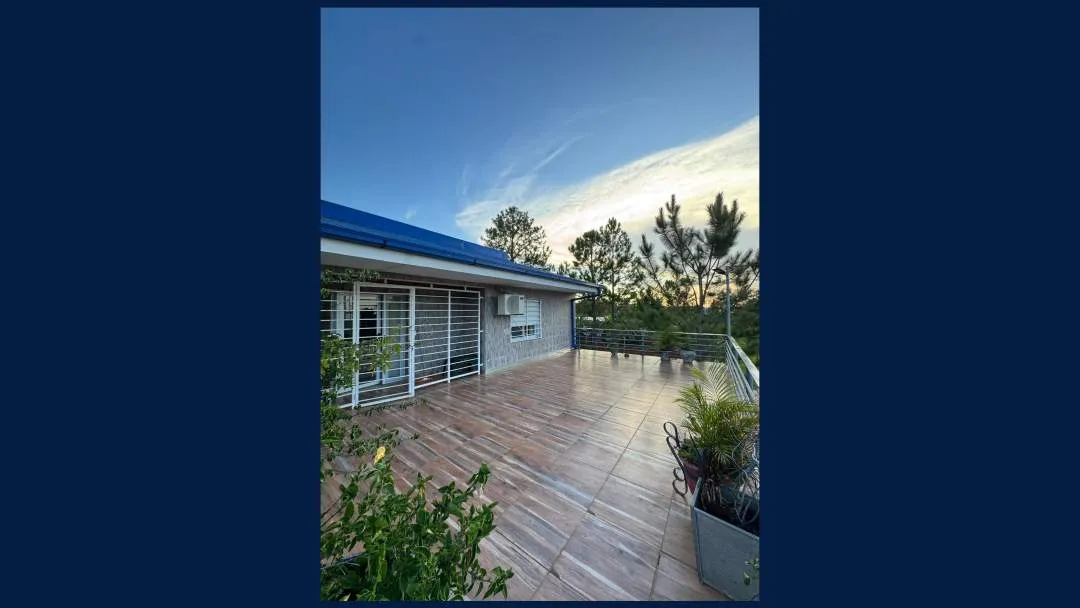 Casa en 2 Plantas y Local Comercial