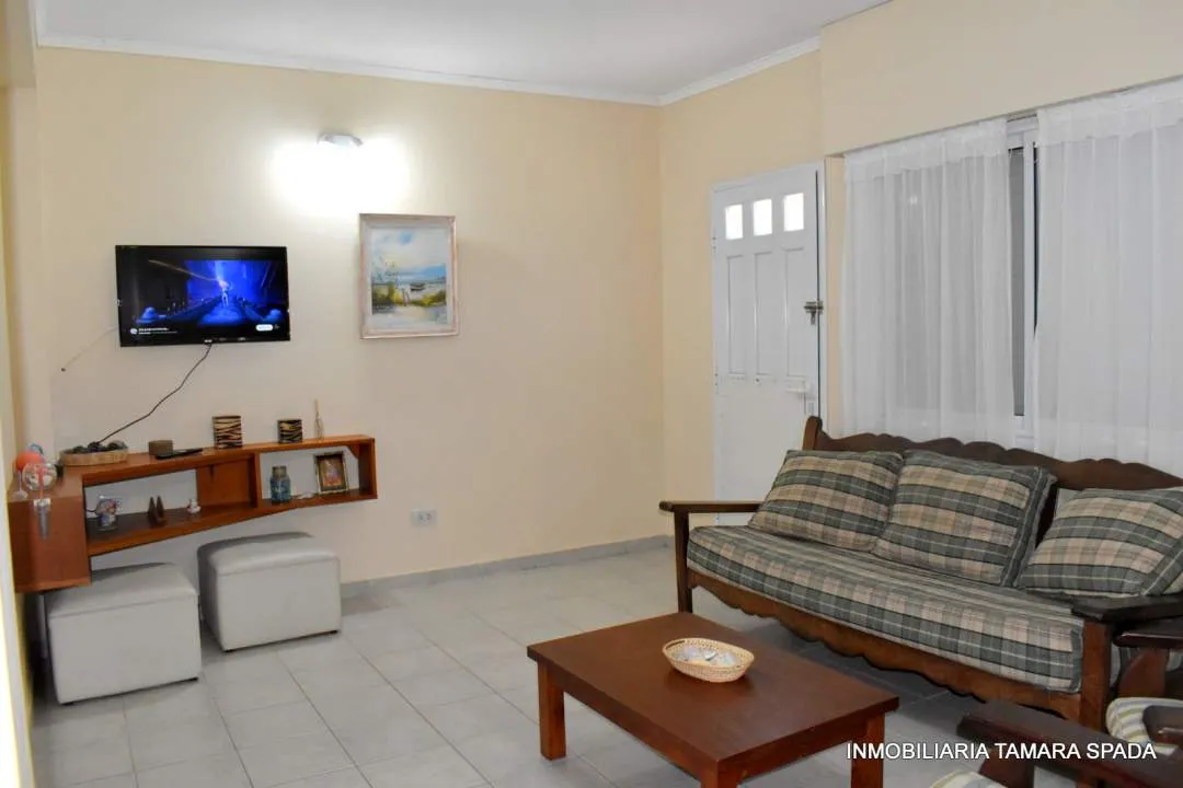 EXCELENTE CASA FRENTE AL MAR