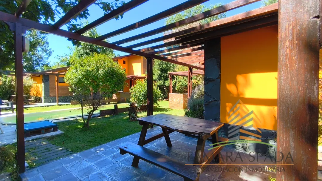 IMPORTANTE COMPLEJO DE CABAÑAS, IDEAL PARA INVERSIÓN