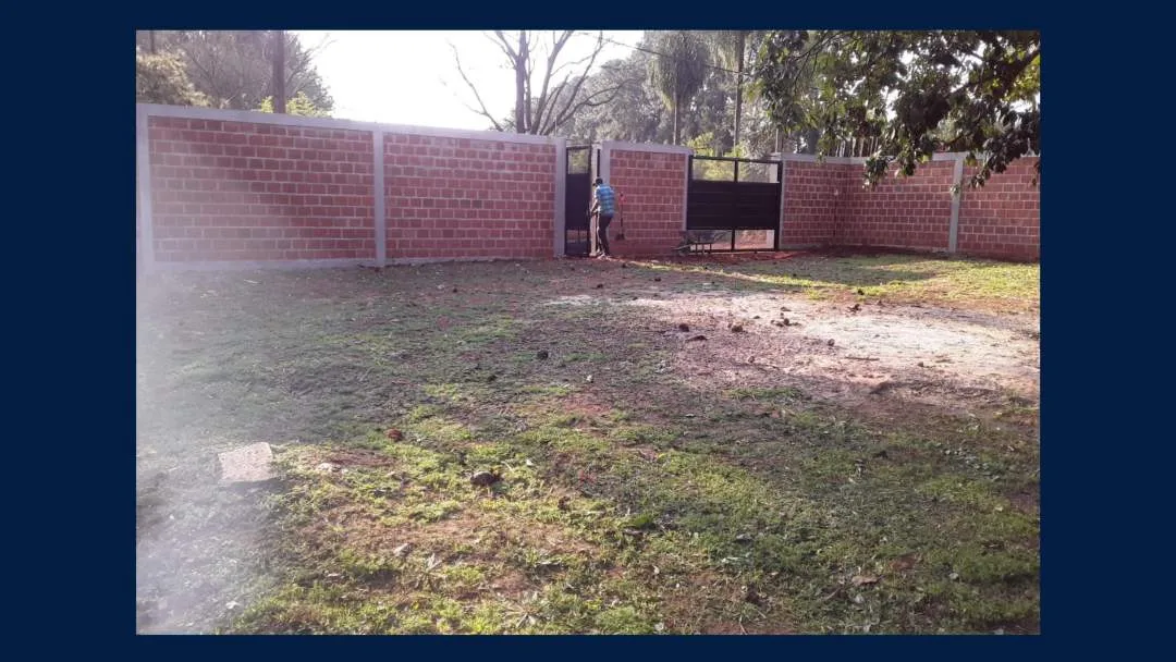 VENTA 2 TERRENOS BALDIOS en esquina con Muro
