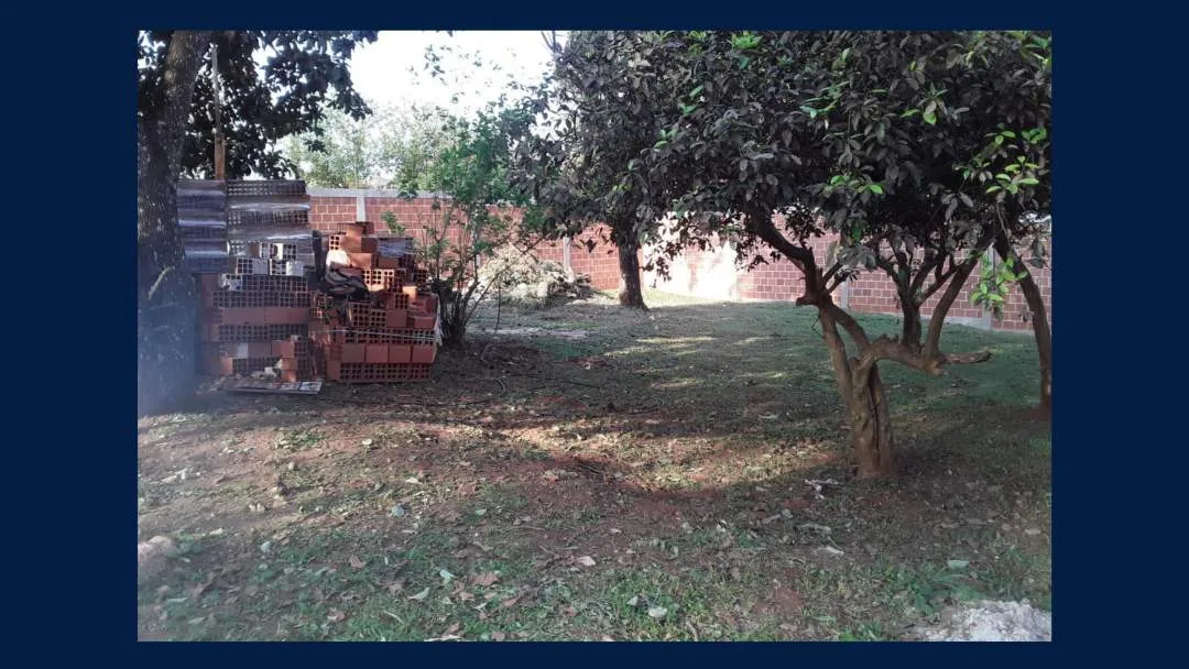 VENTA 2 TERRENOS BALDIOS en esquina con Muro