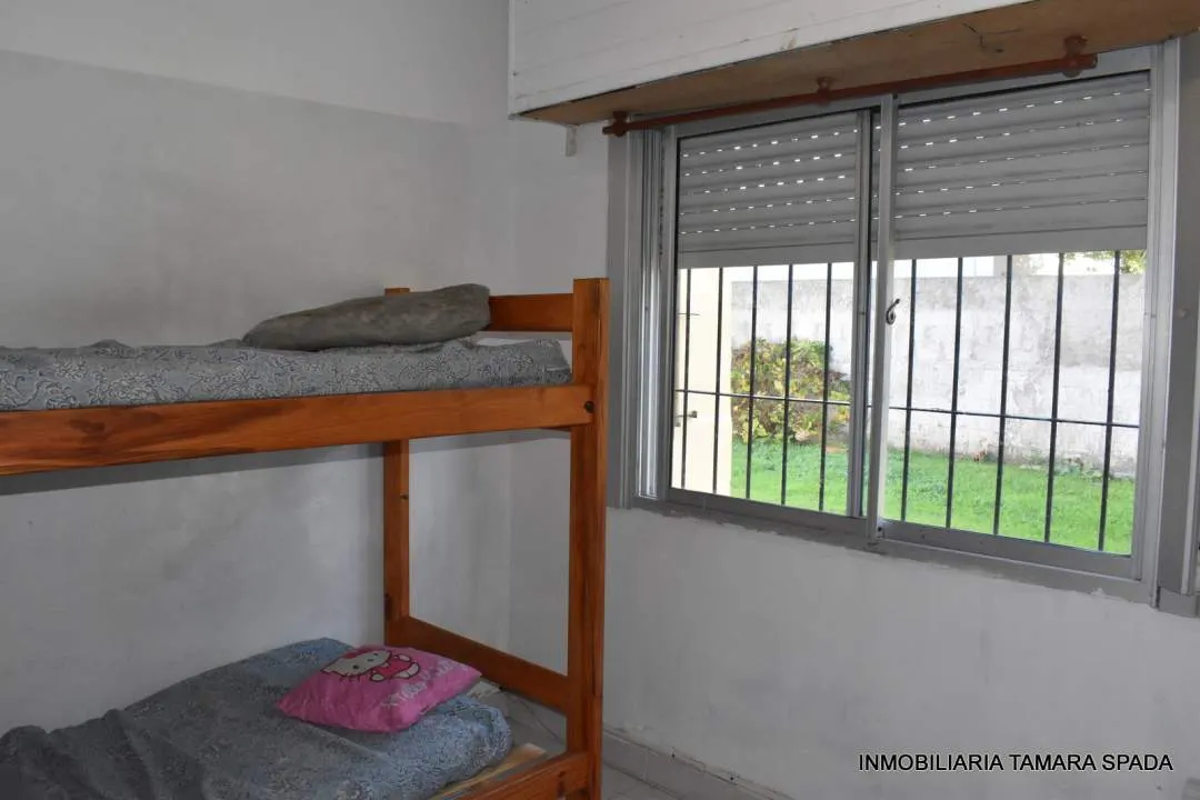 CASA CON QUINCHO Y PARQUE