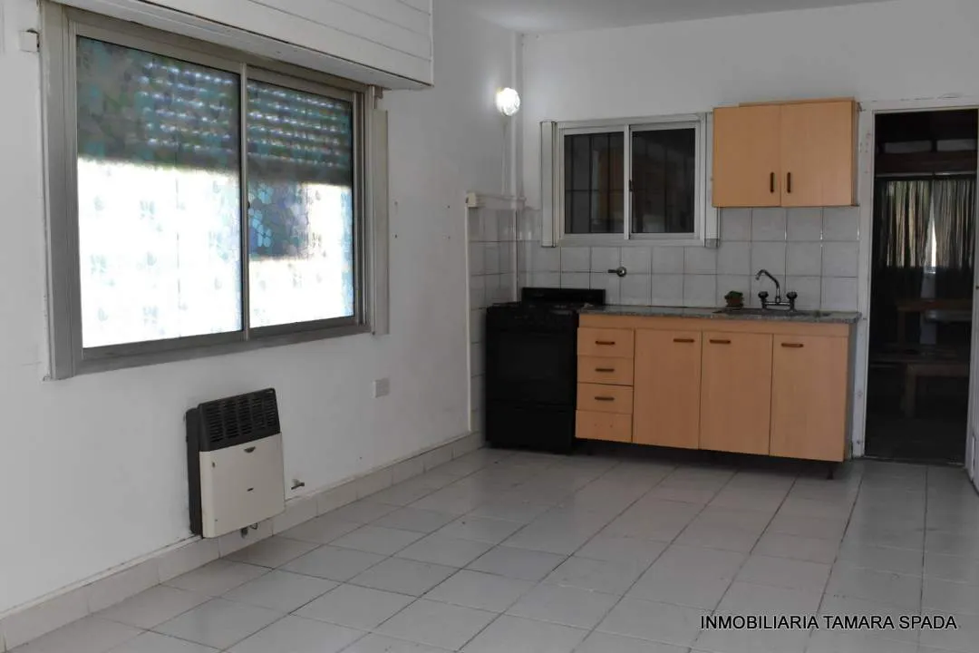 CASA CON QUINCHO Y PARQUE