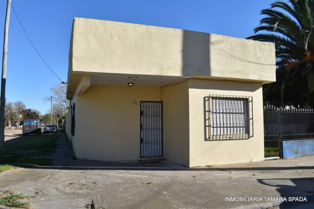 CASA CON QUINCHO Y PARQUE