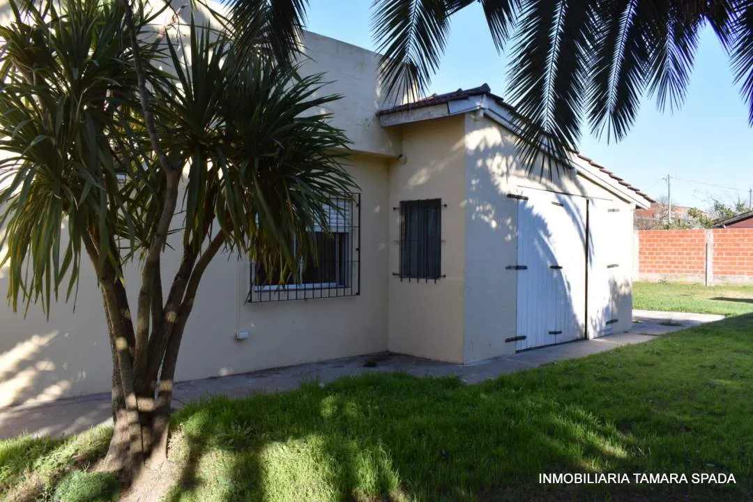CASA CON QUINCHO Y PARQUE