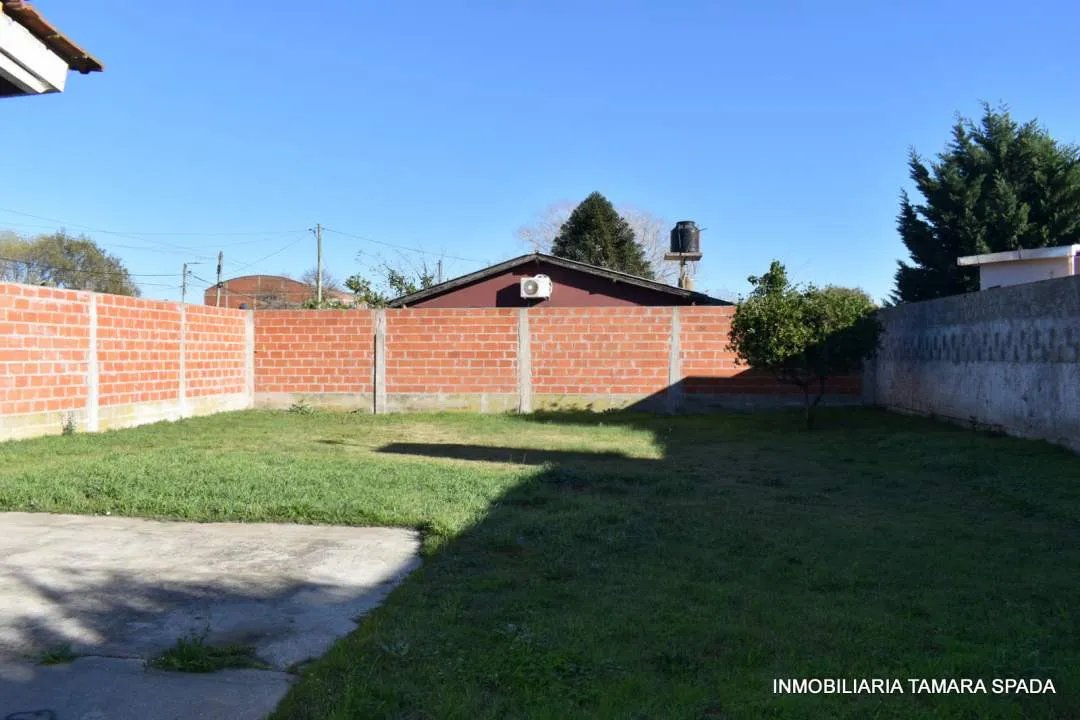CASA CON QUINCHO Y PARQUE