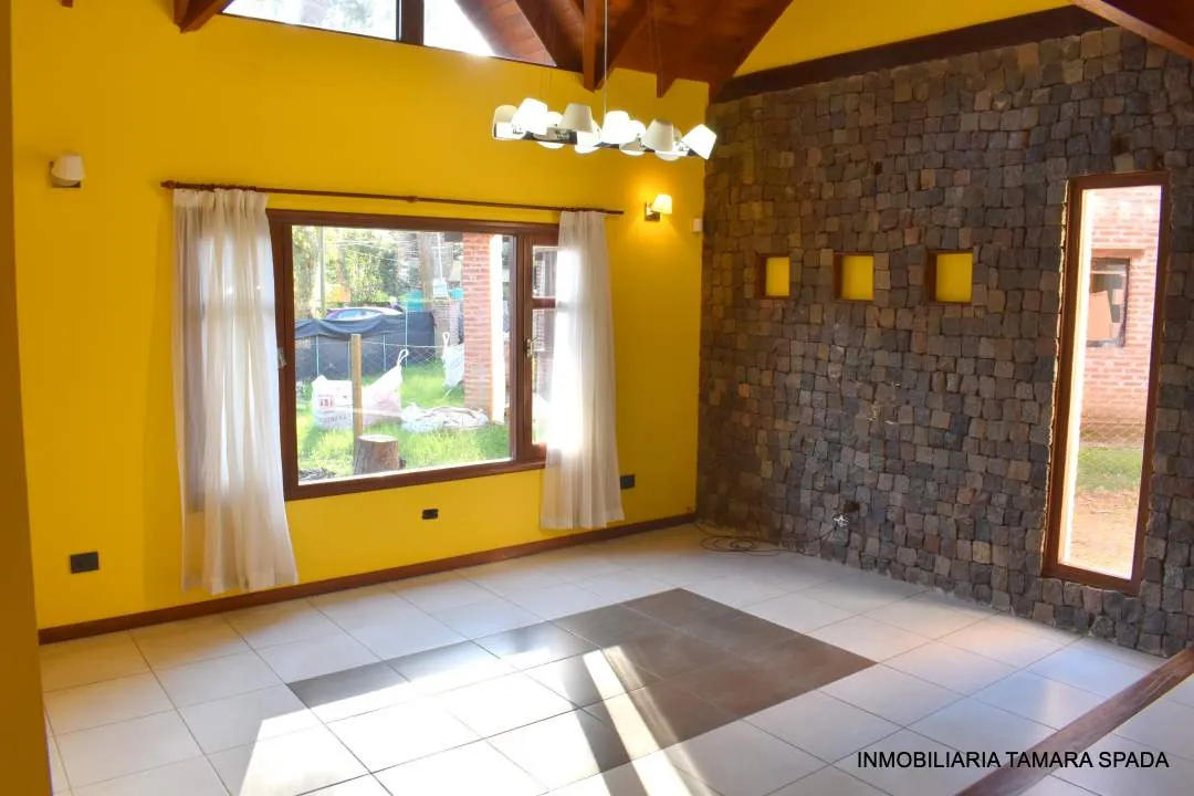 CASA EN SANTA TERESITA SOBRE EL MONTE