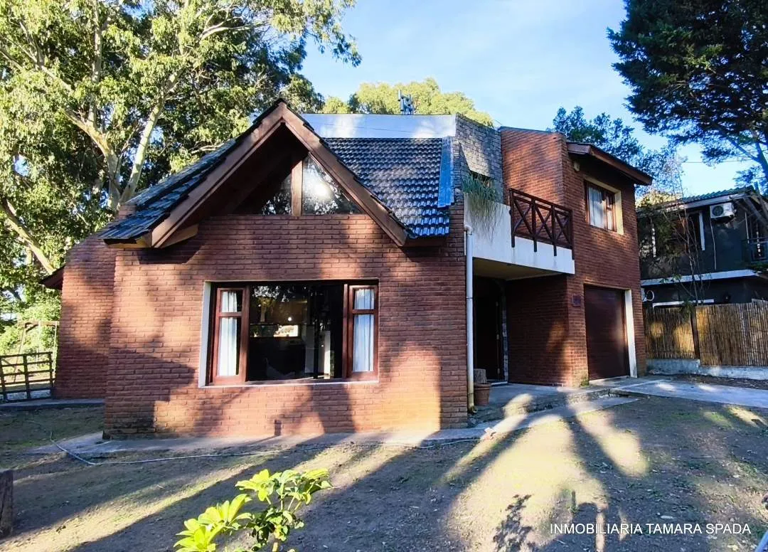 CASA EN SANTA TERESITA SOBRE EL MONTE