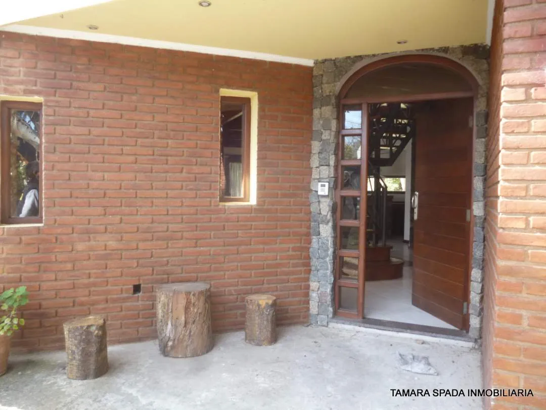 CASA EN SANTA TERESITA SOBRE EL MONTE