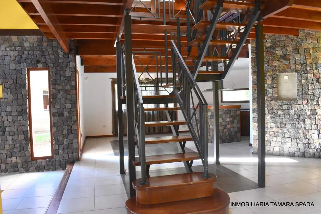 CASA EN SANTA TERESITA SOBRE EL MONTE