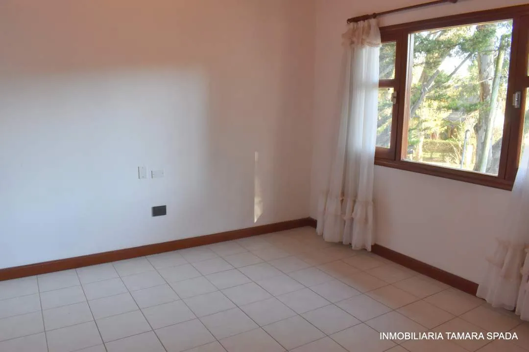CASA EN SANTA TERESITA SOBRE EL MONTE